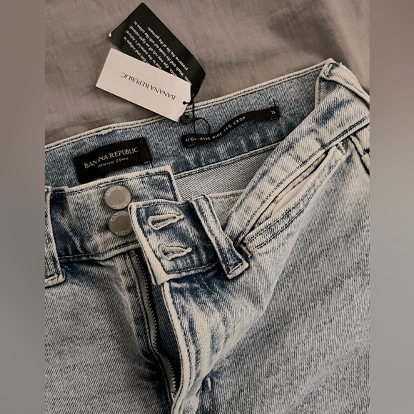 Banana Republic Wide Leg, High Waisted Cropped Jeans - Picture 3 of 5